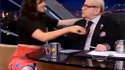 Monica Iozzi numa tremenda entrevista  Programa do JÔ