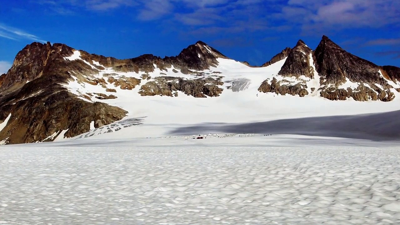 Alaska Dog Sledding (Full HD)