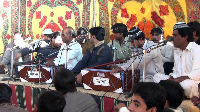 Qaseeda [Gatti Darbar Shareef, Chak # 202, Faisalabad, Pakistan] Kashif Ali Zahid Ali Qawwal Son of Ustaad Mattey Khaan Qawwal Gatti Darbar Shareef, Faisalabad Mehfil-e-Samah {29-11-2013}