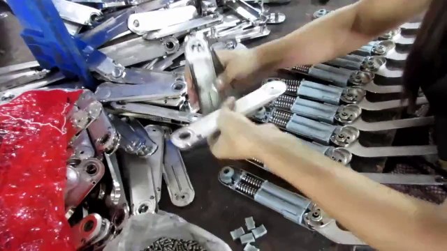 Herrajes para Gabinetes de Cocina - China: Compases de Resorte / Production 4