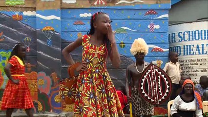 مدرسة كينية تساعد الأيتام والمحرومين