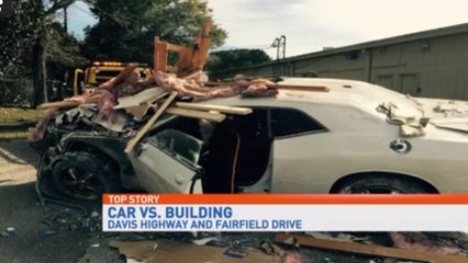Il crashe sa voiture en tentant de voyager dans le temps