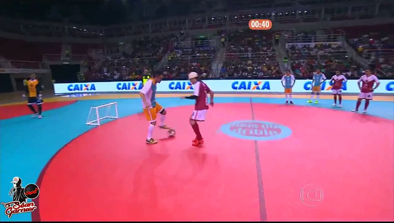SEAN GARNIER (FREESTYLE) VS FALCAO (FUTSAL)