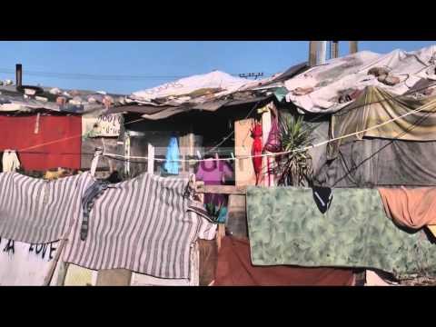 Report TV - Tiranë, vdes nga i ftohti foshnja 3-muajshe e komunitetit rom