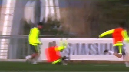 Le but Zlatanesque de Karim Benzema à l'entraînement avec le Real Madrid