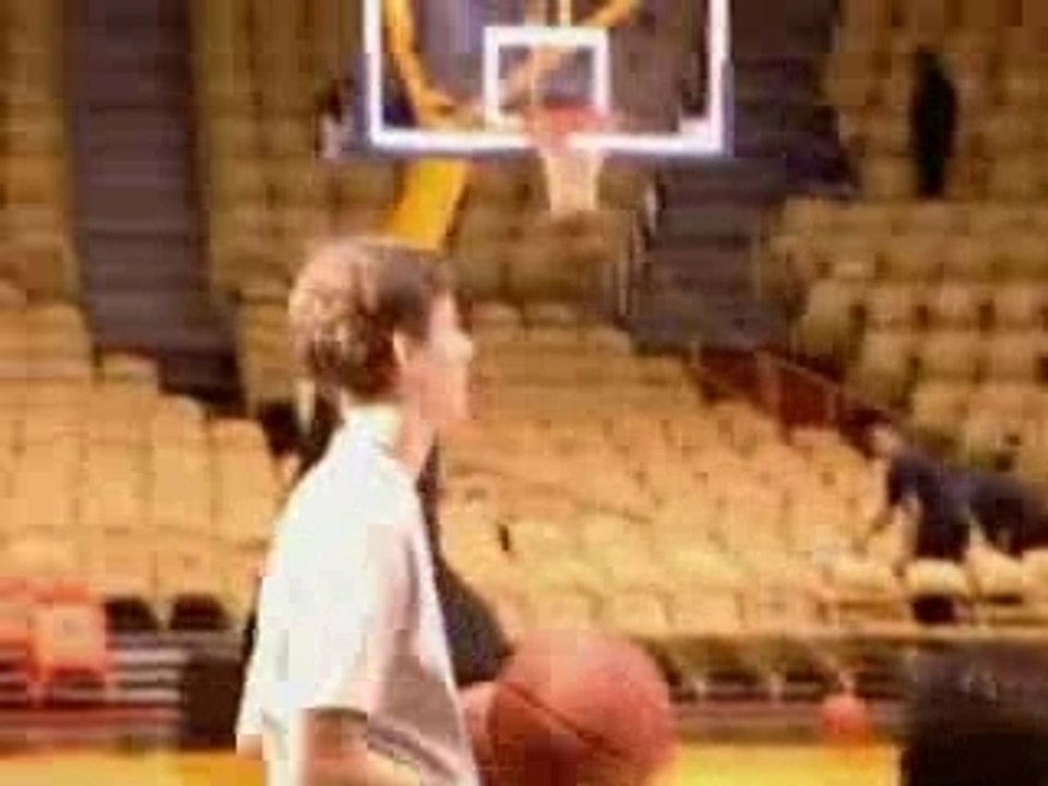 LeBron James - sick basketball skill