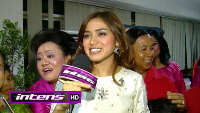 Jessica Iskandar Berbagi Suka Cita Natal - Intens 28 Desember 2015