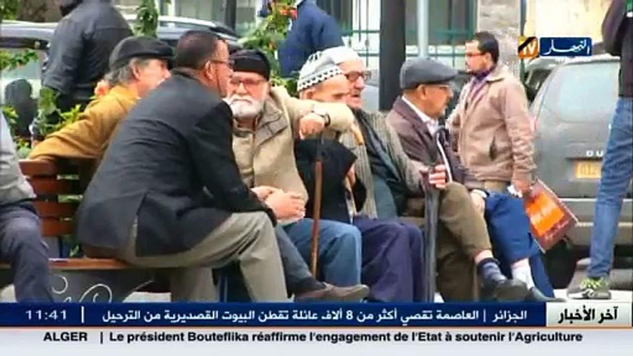 في ظل تراجع قيمة الدينار.. من يتحمل المسؤولية ؟