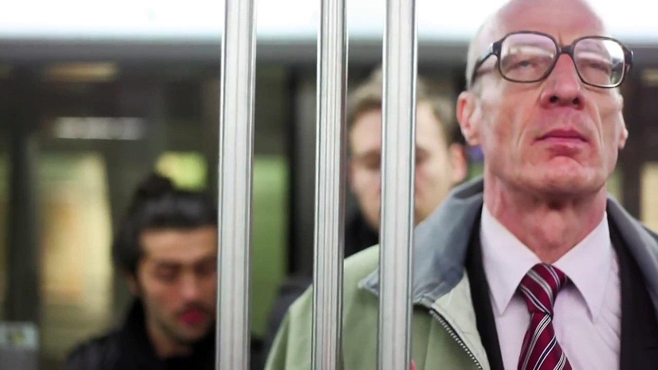 Qu'on arrête de faire la gueule dans le métro (humour marrant funny sexy girl comique)