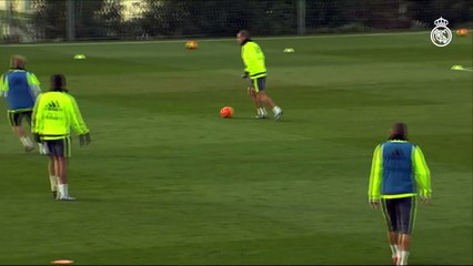 James Rodriguez Amazing pass during training session at Ciudad Real Madrid 28.12.2015