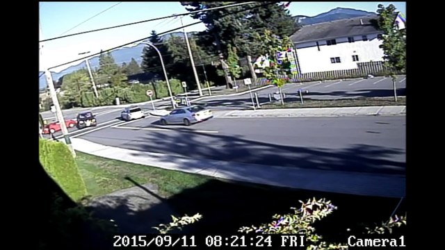 1 an d'accidents de voiture filmés à la même intersection aux USA