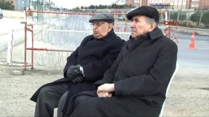 Altan Öymen ve Hüsamettin Cindoruk Silivri'de "Umut Nöbeti" Tuttu