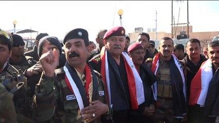 Irak: l'armée fait flotter le drapeau national sur Ramadi libéré