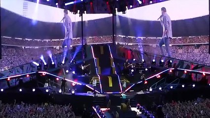 Taylor Swift’s 1989 vs. One Direction’s OTRA- Best Tour of 2015