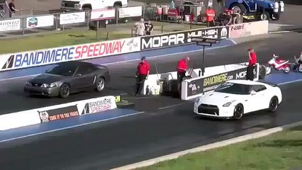 DRAG RACE Nissan GTR vs Ford Mustang Cobra