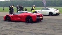 Ferrari LaFerrari vs Nissan GTR Drag Race