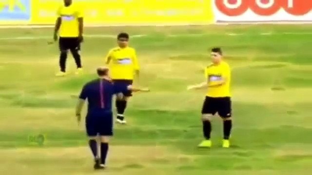 Árbitro lloró durante un partido tras ser víctima de bullying