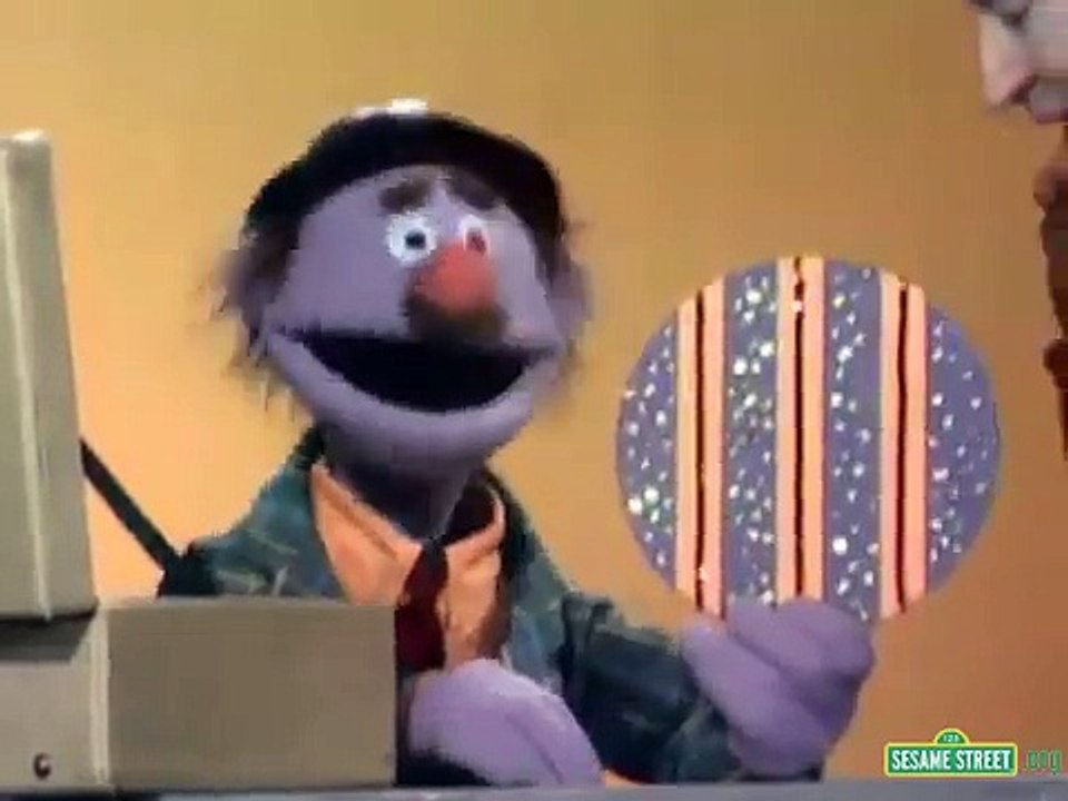 Classic Sesame Street Bob & the Circle Salesman