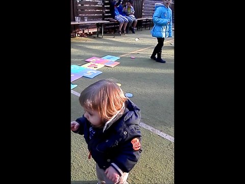 Mon fils Eden qui marche.