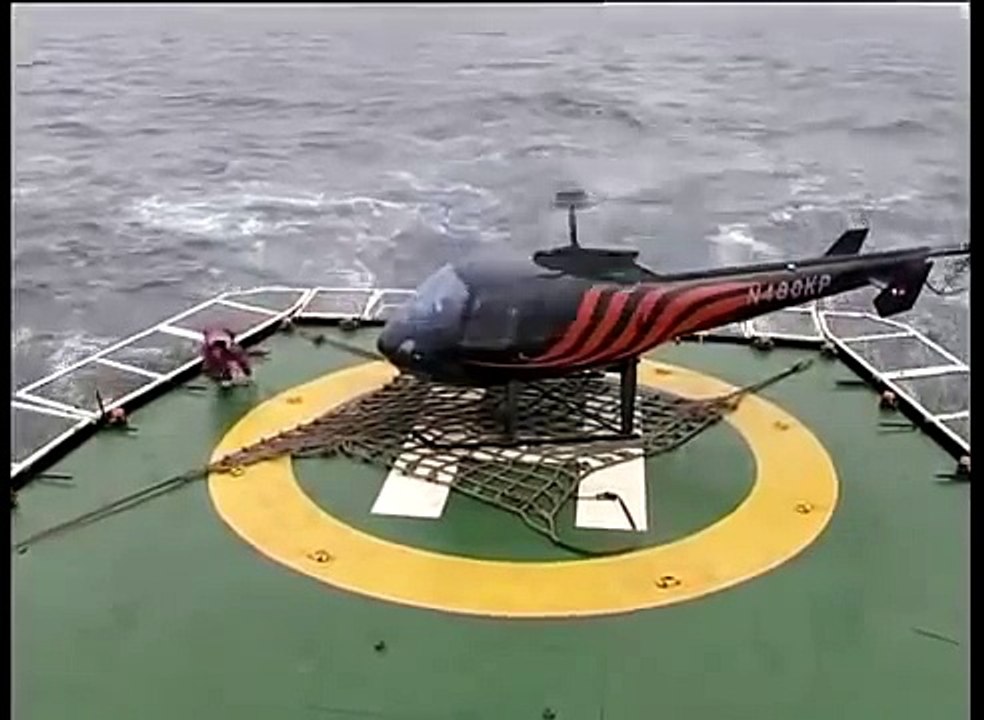 Helicopter almost crashes at takeoff