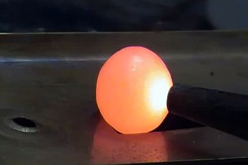 Red Hot Nickel Ball In Water (Nice Reaction)