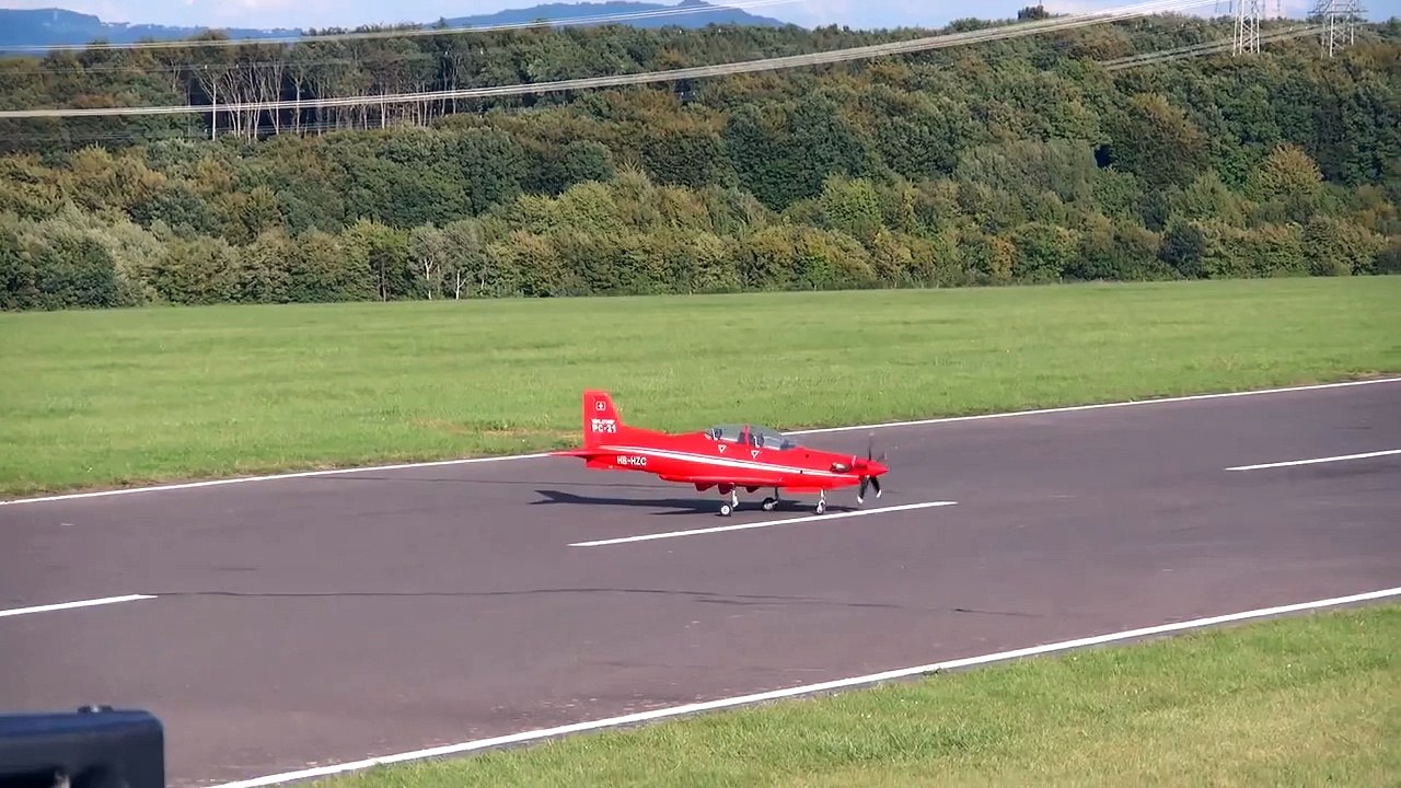 PILATUS PC 21 RC SCALE TURBOPROP MODEL AIRCRAFT TRAINER / Jetpower Messe 2015