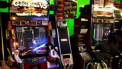 GUITAR HERO (Honest Game Trailers en Español)