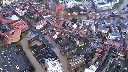 UK floods: PM David Cameron visits York