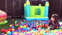 アンパンマン くうきでまとあてアンパンマンごう おもちゃ ボールプール Anpanman inflatable Bouncer Giant Ball Pits Toy vidéo