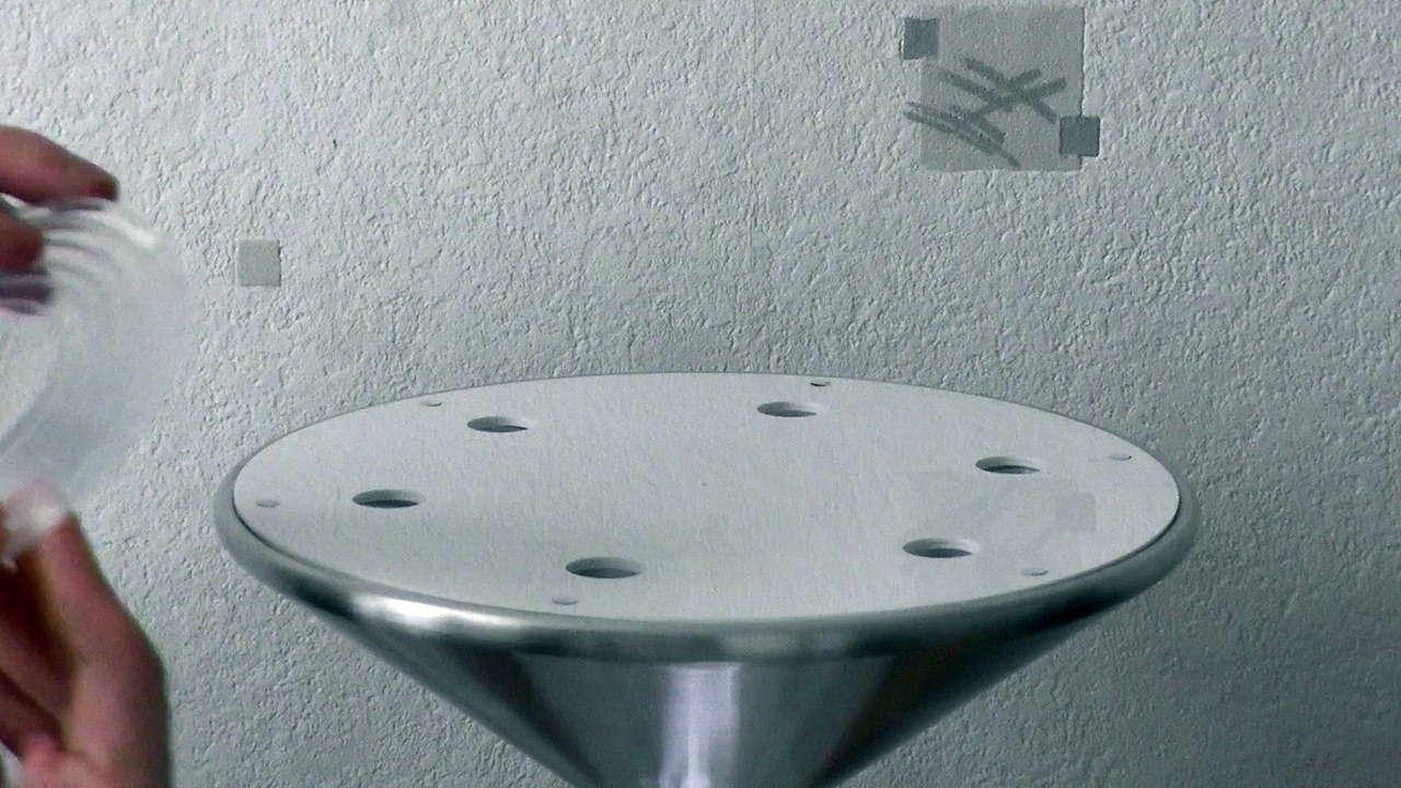 Vidéo mise en place lampe en lévitation OVNI (WWW.PING-DECO.FR)