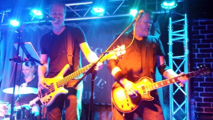 Le groupe F COM à la GUINNESS TAVERN DE PARIS !