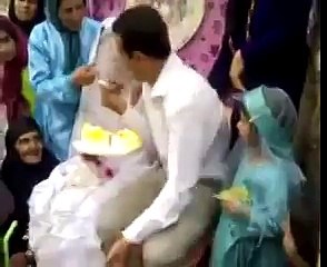 Düğünde Gelini Döven Damat