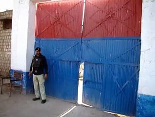 کوہاٹ میں پولیس کریک ڈاؤن کے دوران مطلوب اشتہاریوں اورغیر ملکیوں سمیت 90ملزمان کو گرفتار کر لیا گیا
