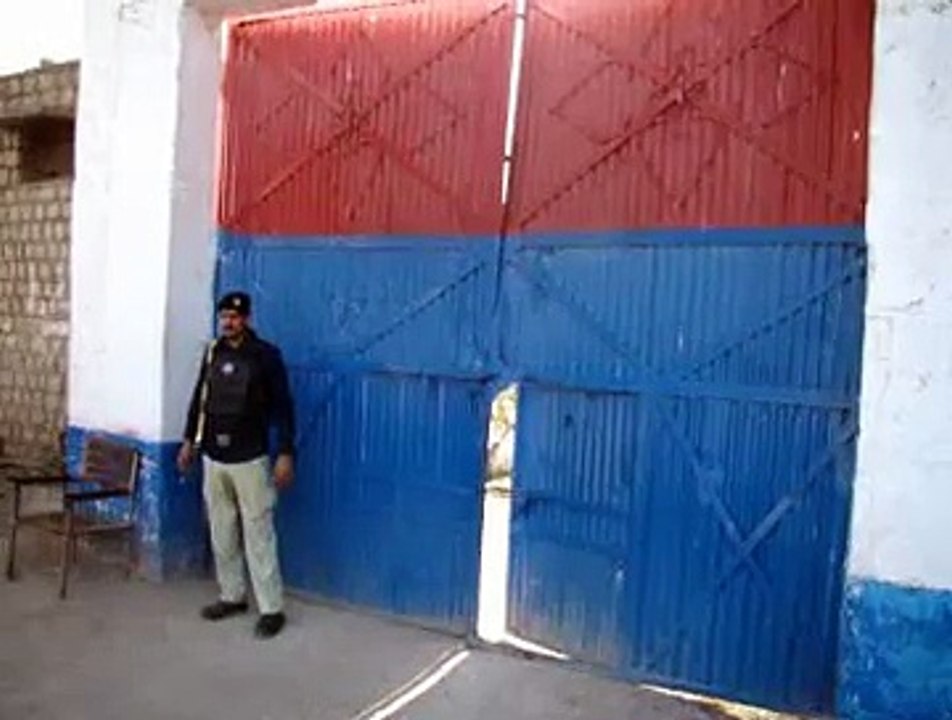 کوہاٹ میں پولیس کریک ڈاؤن کے دوران مطلوب اشتہاریوں اورغیر ملکیوں سمیت 90ملزمان کو گرفتار کر لیا گیا