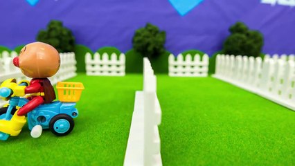 アンパンマンおもちゃアニメ トイレのうんち星人とレースバトル GOGOミニカー PPCandy Anpanman Toy Anime Battle Car Race