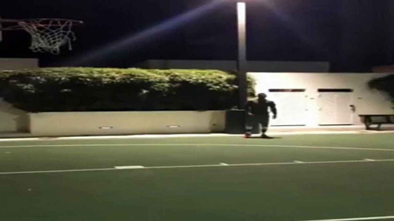 Ünlü futbolcudan müthiş smaç!