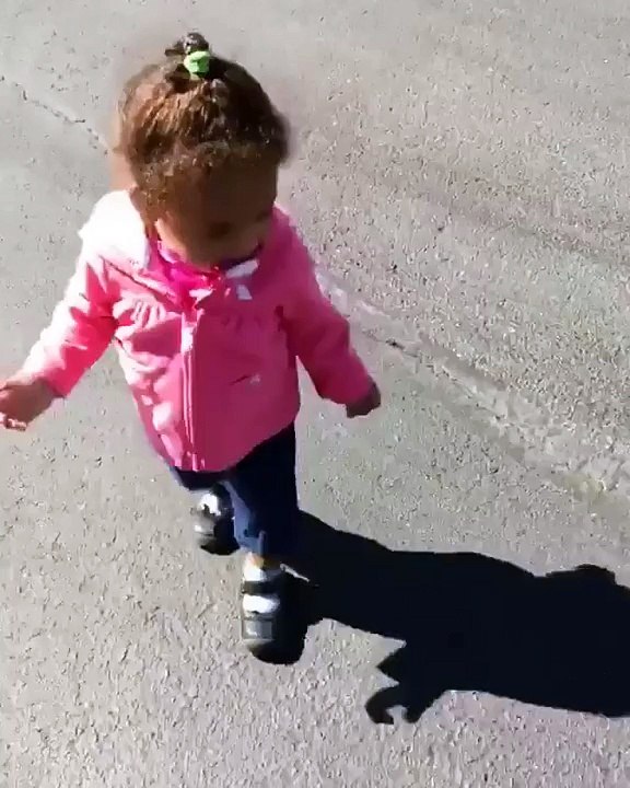 Elle a peur de son ombre !