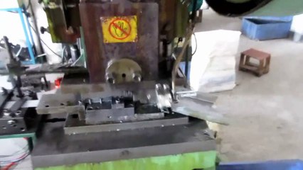 Furniture Hardware, Furniture Fittings and Cabinet Hardware - China: Ball Bearing Slides H53 / Production 4