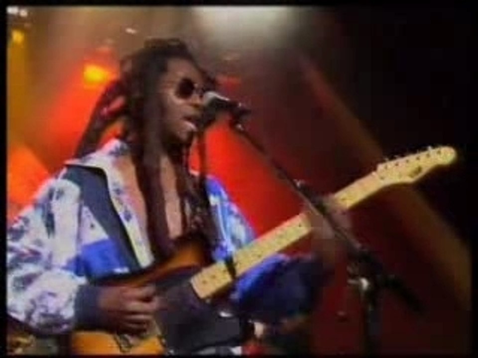 Steel Pulse  Live "step in out"