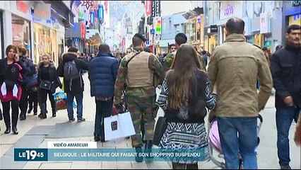 Un militaire belge créé le buzz après avoir fait ses courses de Noël pendant son service - Regardez