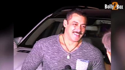 Video herunterladen: Bhaijaan Salman Khan is Happy His Parents Are 'Now Stress Free' | Salman Khan Birthday | Salman Khan’s 50th birthday bash