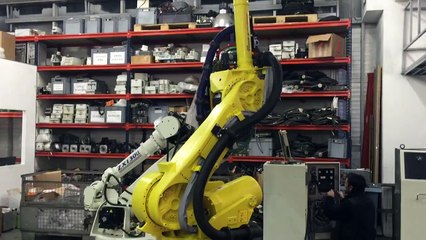 Robot usato Fanuc R2000iA 165F RJ3iB - Eurobots.it
