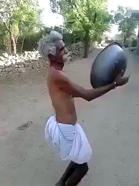 اسے کوئی ساجن کے گھر لے جائے