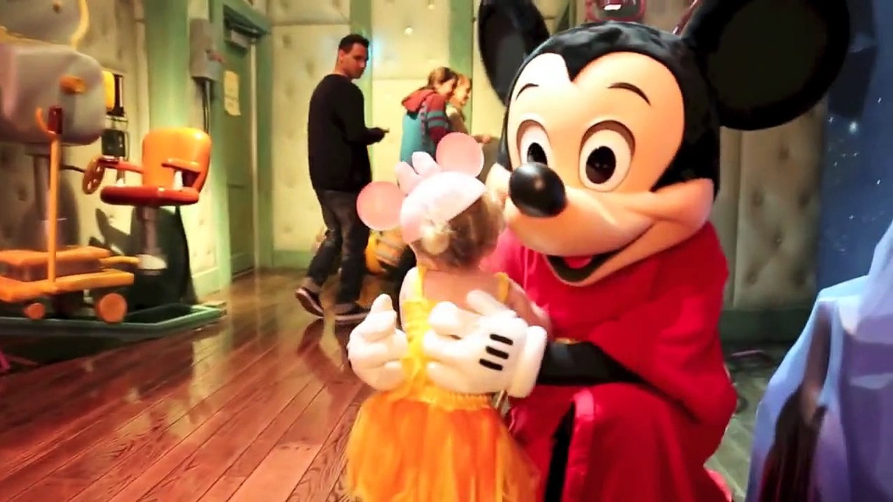 mickey mouse Dancing with Mickey Mouse - Disneyland 2013 mickey mouse