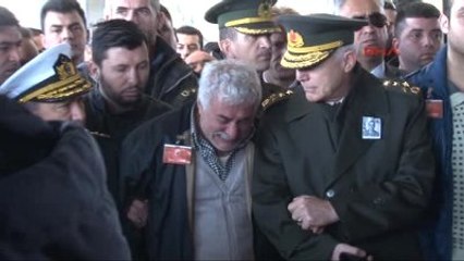 İzmir Baba Silvanlı, Anne Turgutlulu, Şehit İzmirli