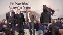 Los jugadores del Real Madrid reparten regalos entre los niños más desfavorecidos