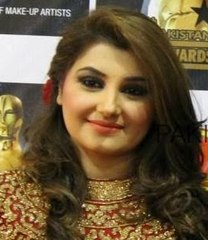 Javeria Saud Showing her Wedding Video in Her Live show