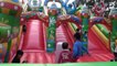 Aire de jeux extérieure pour les enfants, float house et de boules