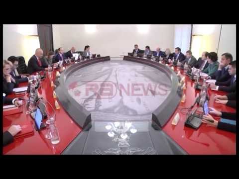 Presidenti Nishani kthen në Kuvend ligjin e pronave - Ora News- Lajmi i fundit-