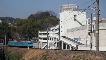 JR奈良線 103系"スカイブルー" 六地蔵駅到着